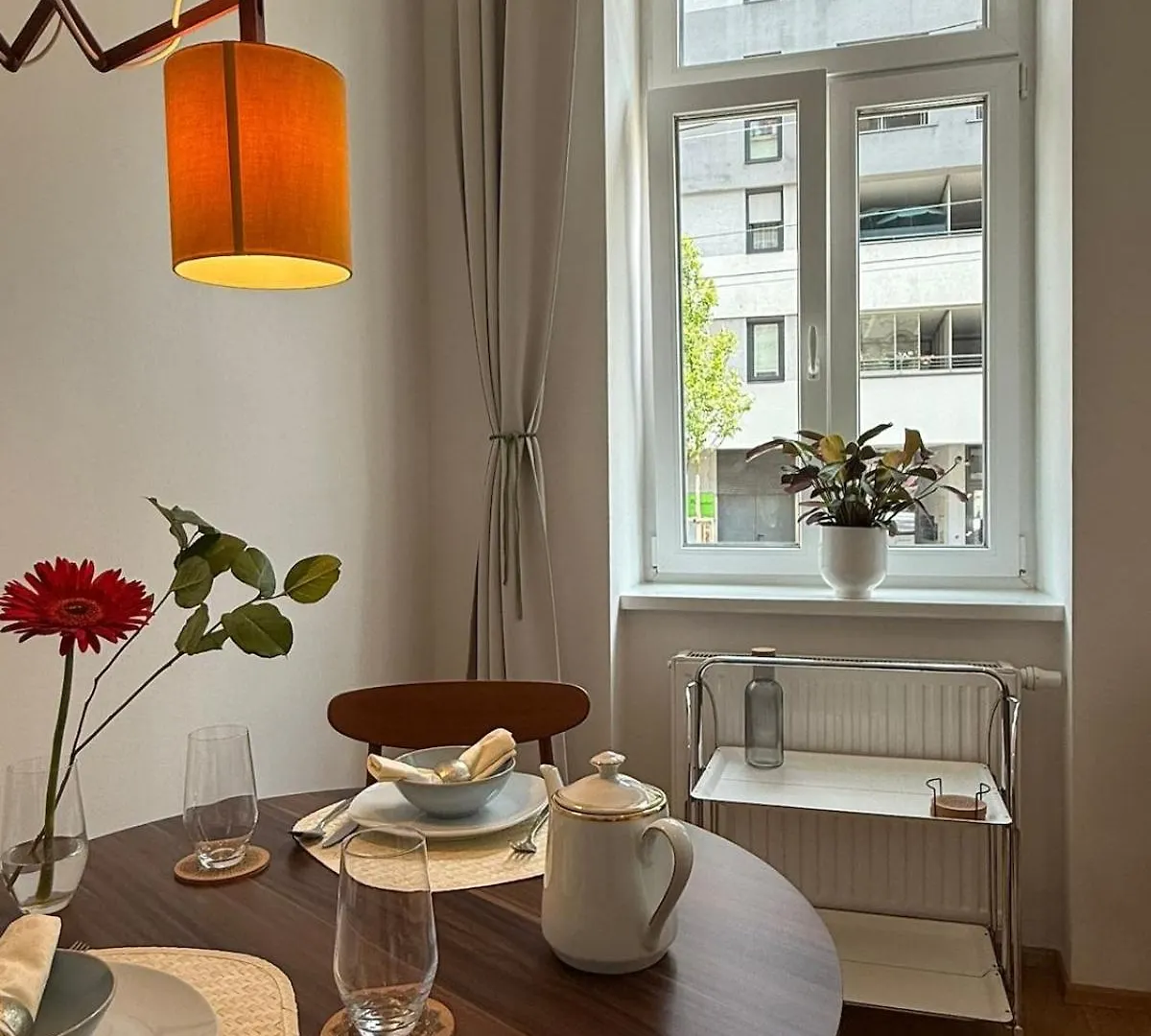 Your Happy Place Grossing  Wien